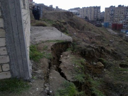 Zığ və Masazırda sürüşmə, Qaraçuxurda isə çökmələr baş verib