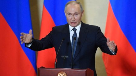 “Kənardan heç nə tətbiq etmək olmaz, hadisələr özü yetişməlidir” - Putin