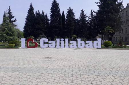 Yüz dəfə eşitməkdənsə, bir dəfə görmək yaxşıdır